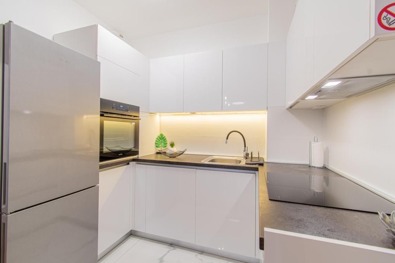 Flexible Selfcheckins 42 - Zagreb - Luxury - Garage Parking - Loggia - Brand New Leilighet Eksteriør bilde