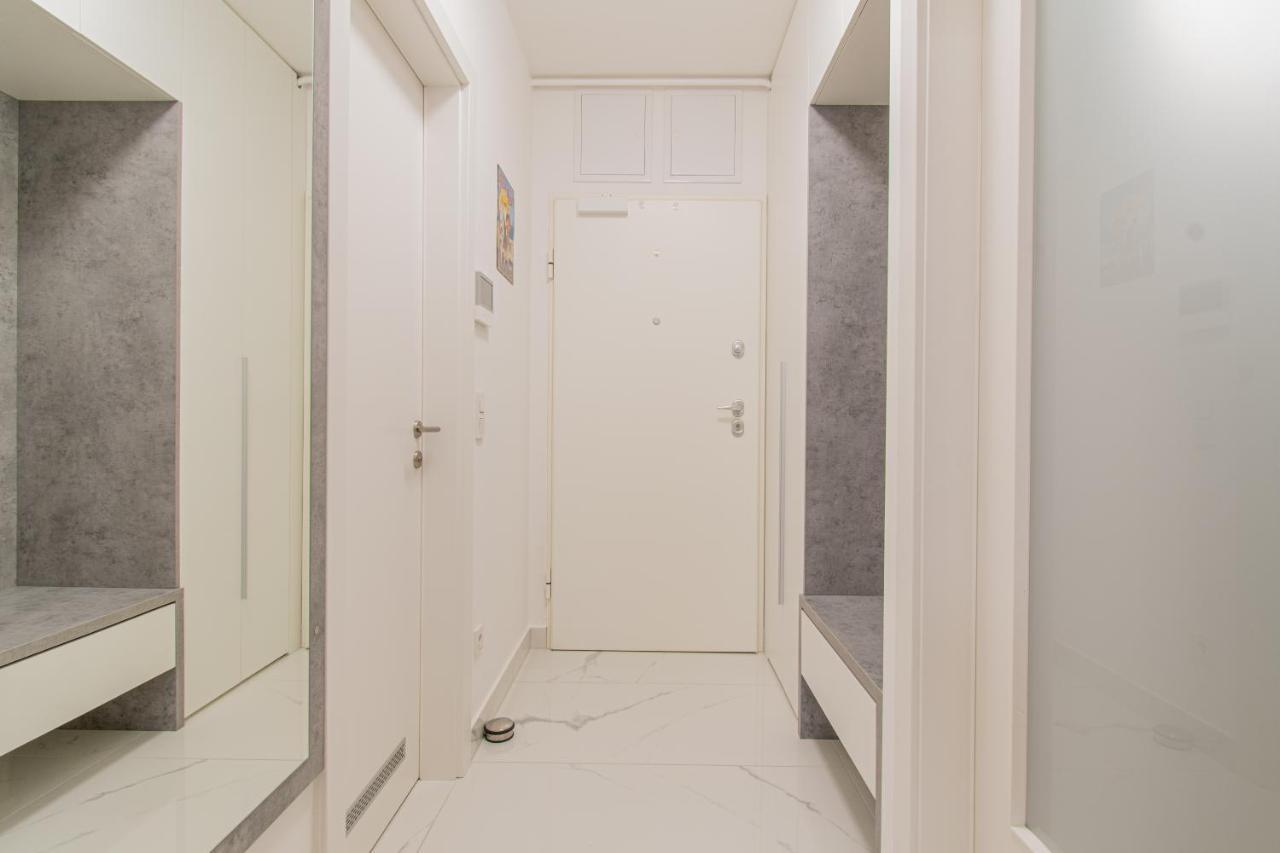 Flexible Selfcheckins 42 - Zagreb - Luxury - Garage Parking - Loggia - Brand New Leilighet Eksteriør bilde