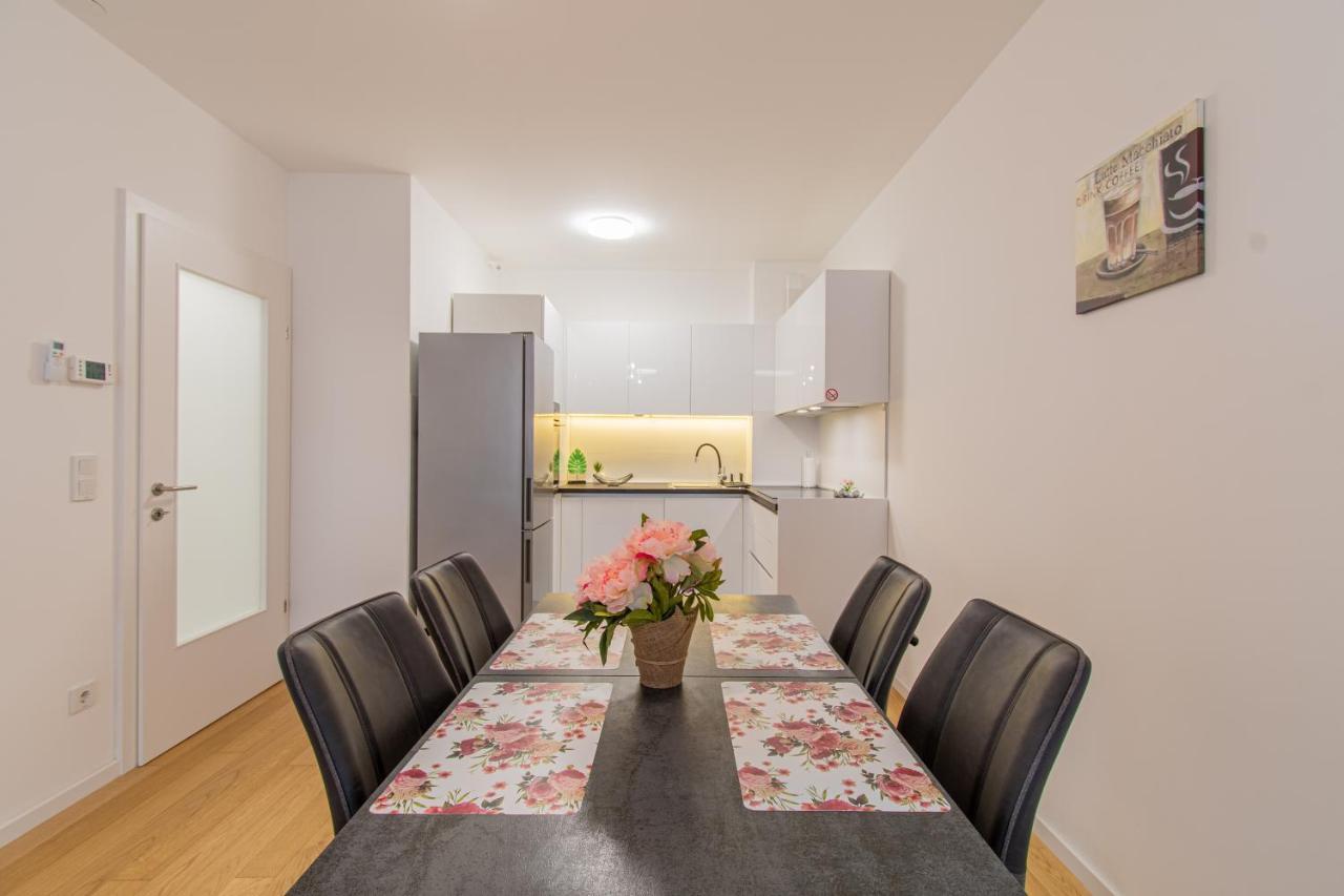 Flexible Selfcheckins 42 - Zagreb - Luxury - Garage Parking - Loggia - Brand New Leilighet Eksteriør bilde